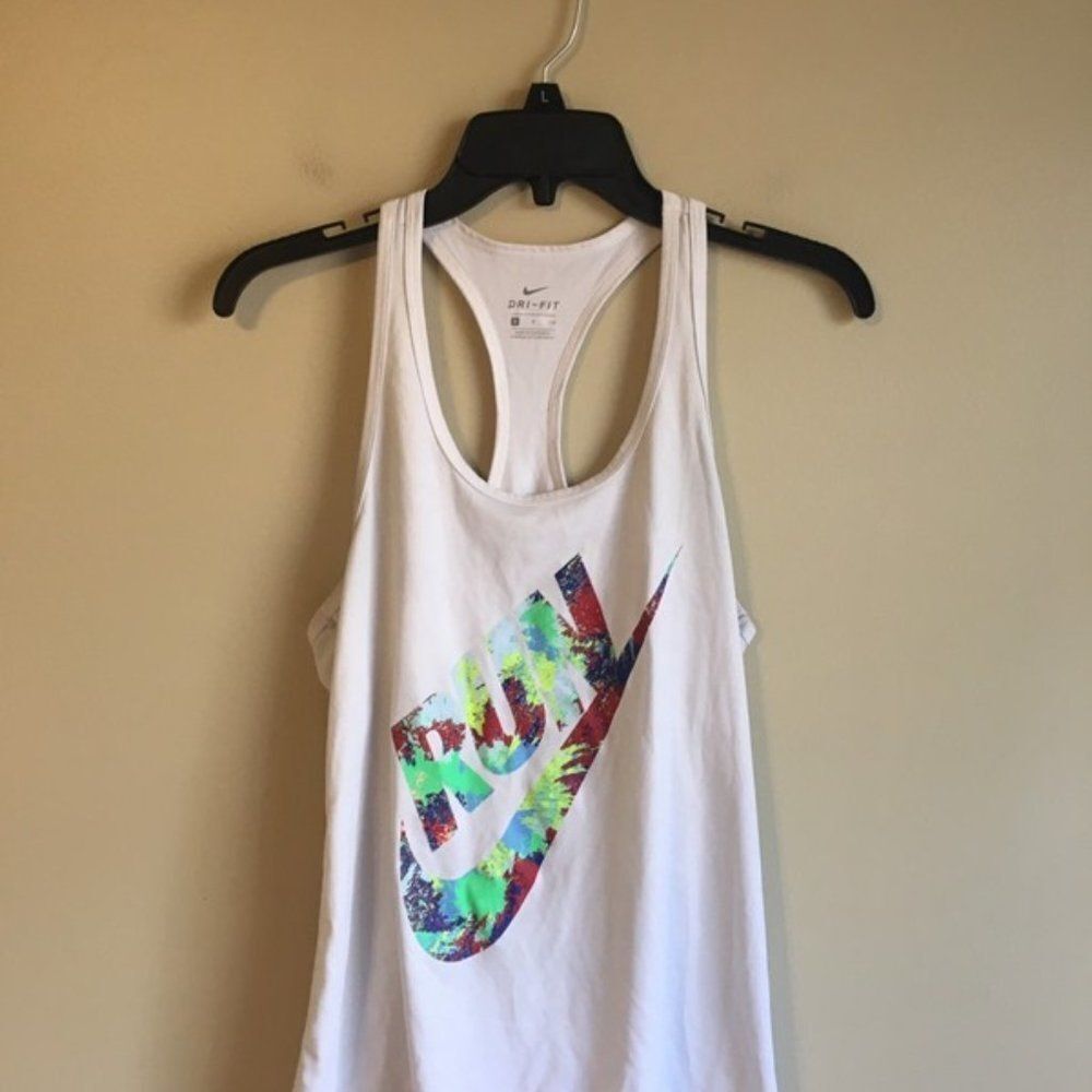 Nike small tank top‎